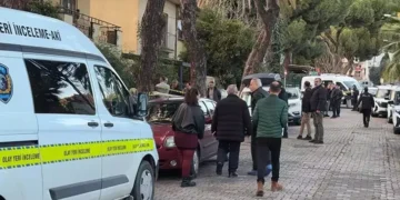 Evli çift evde bıçaklanmış ölü olarak bulundu