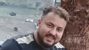 Fabrikasında ölen işçiyi yol kenarına bıraktı
