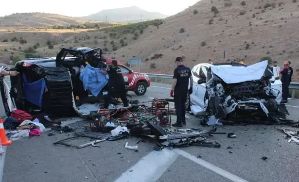 Feci kaza 4 ölü 2 yaralı