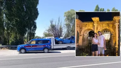 Afyonkarahisar'ın Sinanpaşa ilçesinde bariyerlere çarpan otomobildeki uzman çavuş Hasan Samur (27) ile