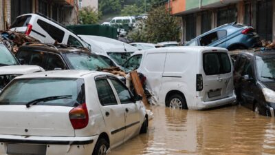İstanbul'da 2 kişinin hayatını kaybettiği ve 41 yıllık yağış rekorunun