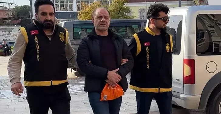 Firari hükümlü, polisi komşu sanıp kapıyı açınca yakalandı