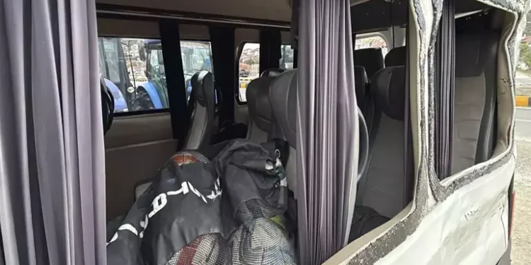 Futbolcuları taşıyan minibüs TIR’la çarpıştı 9 yaralı (1)