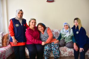 İncirliova'da Gamze ve Zuhal’in yüzünde güller açtı