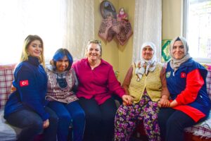 İncirliova'da Gamze ve Zuhal’in yüzünde güller açtı