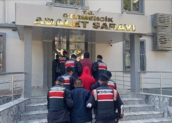 Durdurulan otomobilden uyuşturucu çıktı