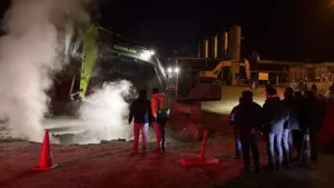 Aydın’ın Germencik ilçesinde, jeotermal bir firmaya ait boru hattında meydana gelen buhar sızıntısı nedeniyle