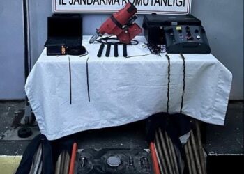 Germencik’te tarihi eser ararken yakalandılar