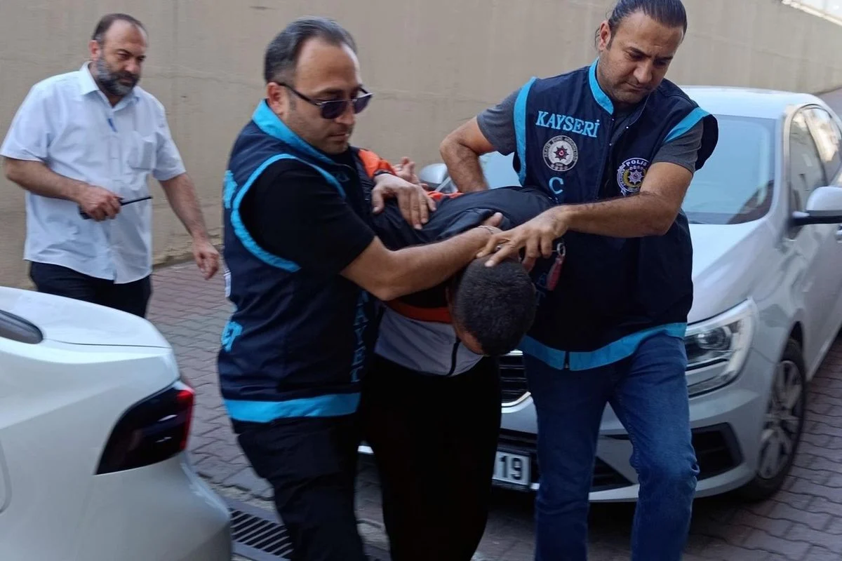 Gittigi misafirlikte ev sahibini oldurdu Gittigi misafirlikte ev sahibini oldurdu