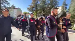 Gündüzleri çobanlık, geceleri de hırsızlık yapıyorlardı