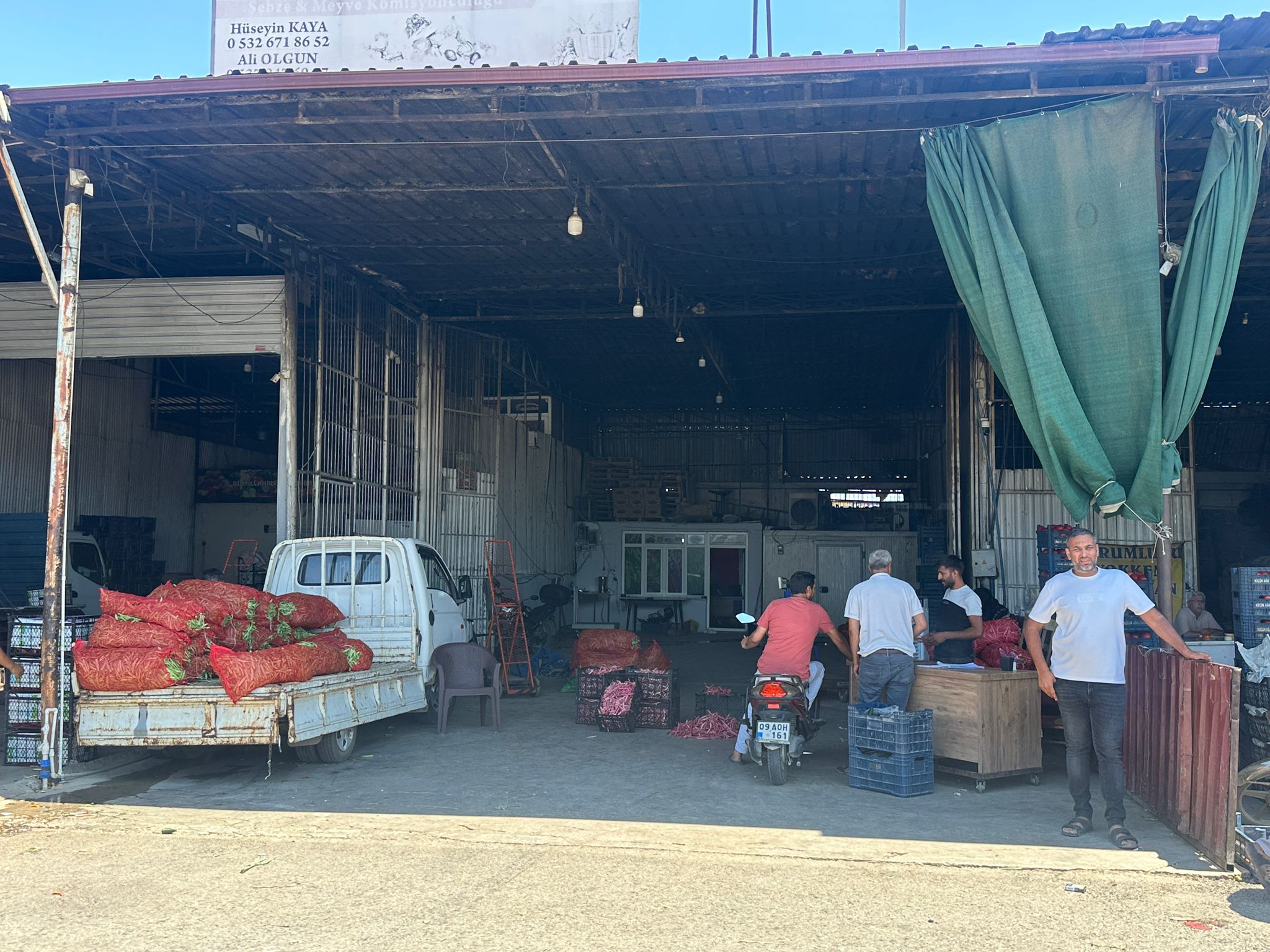 Hamallikla basladi, Acarlar Hali’nin dev ismi oldu (2) Hamallikla basladi, Acarlar Hali’nin dev ismi oldu (2)