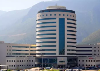 Hastanede akıl almaz olay, bebeği poşetle kaçıracaktı