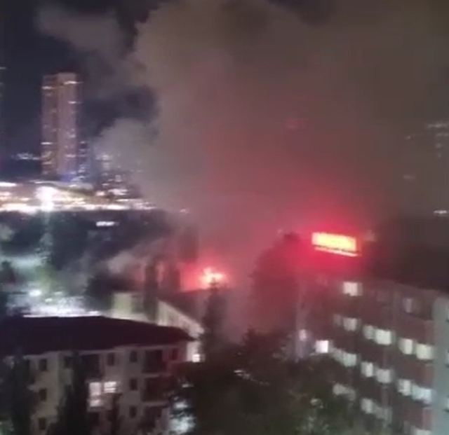 Hastanede yangın: Hastalar tahliye ediliyor İstanbul Kartal'daki Koşuyolu Yüksek İhtisas Eğitim ve Araştırma Hastanesi'nin ek
