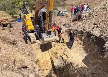 Havuz kazısında facia 2 kişi toprak altında can verdi