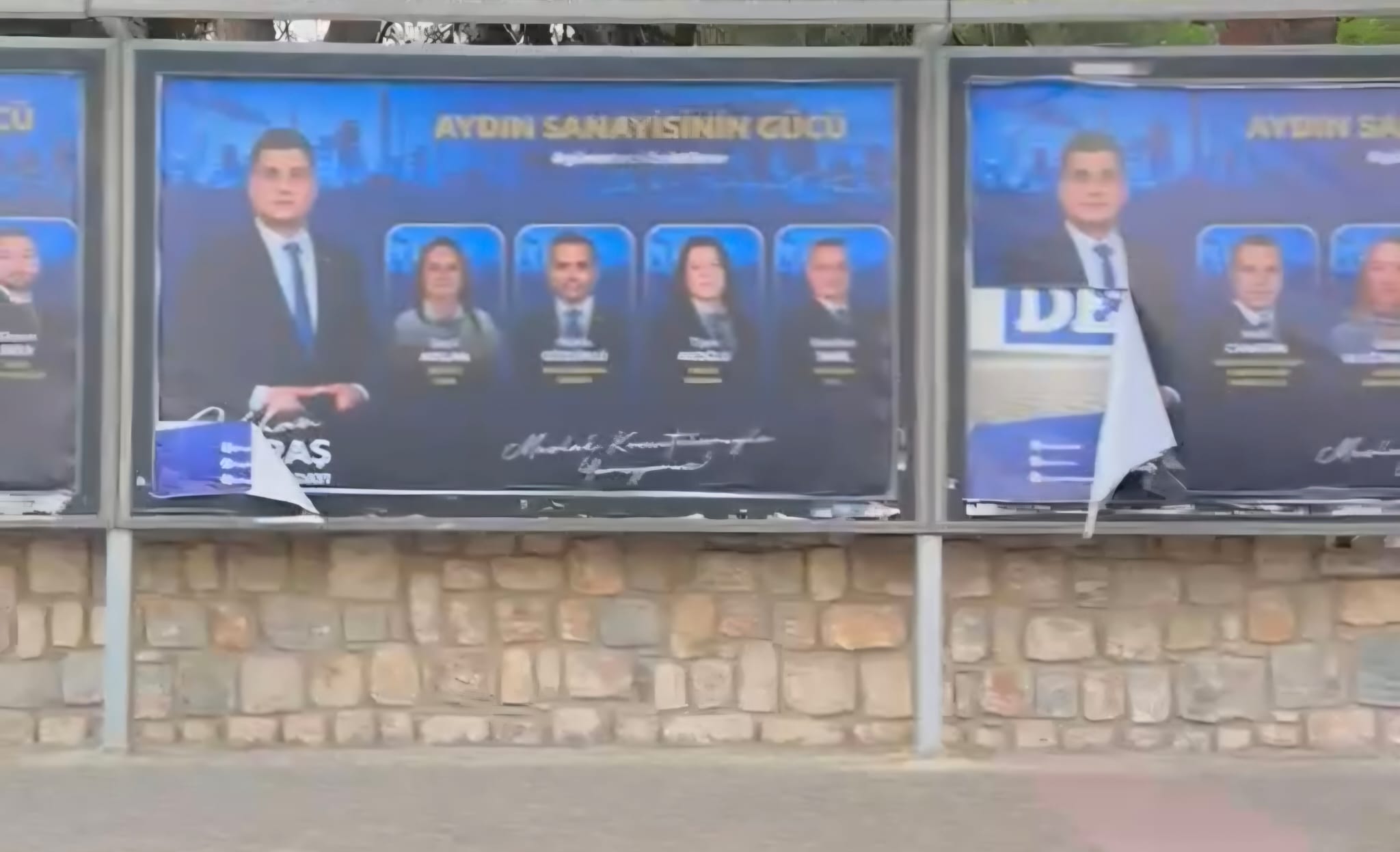 Başkan Maraş’ın afişlerine çirkin saldı Başkan Maraş’ın afişlerine çirkin saldı