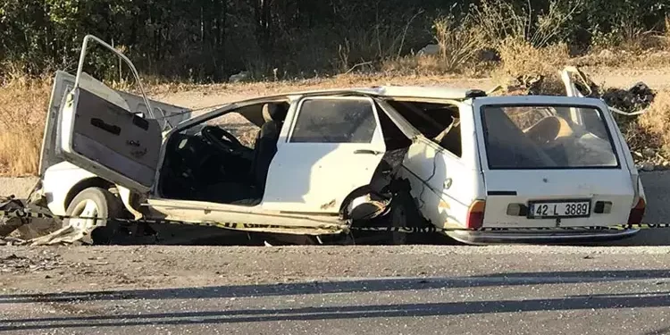 İkizler feci kazada can verdi