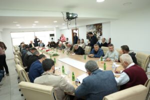 İncirliova Belediye Meclisi’nin Nisan ayı oturumunda Cumhur İttifakı başkanlık divanı
