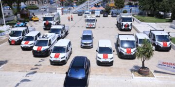 İncirliova Belediyesi 10 yeni hizmet aracı aldı (3)