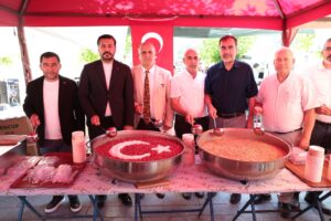 İncirliova Belediyesi'nden 5 bin kişilik geleneksel aşure hayrı (1) İncirliova Belediyesi'nden 5 bin kişilik geleneksel aşure hayrı (1)