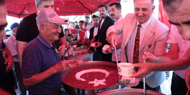 İncirliova Belediyesi'nden 5 bin kişilik geleneksel aşure hayrı (2)