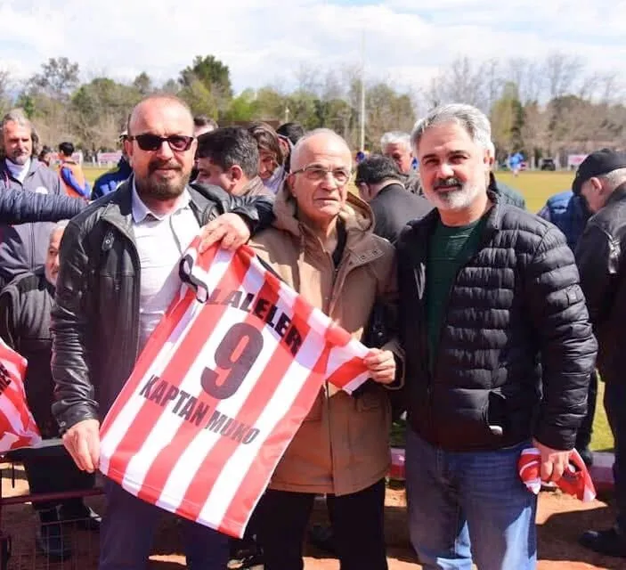 İncirliova Belediyespor Kaptan Mukadder’i kaybetti İncirliova Belediyespor’un efsane futbolcularından, “Kaptan Mukadder” lakabıyla tanınan Mukadder Yıldırım,