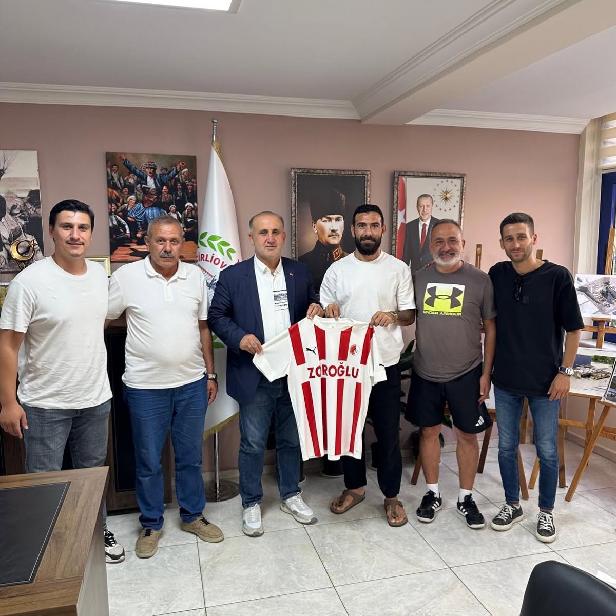 İncirliova Belediyespor’dan ilk transfer hamlesi Profesyonelliğe Geçiş Ligi'nde (PGL) mücadele edecek olan İncirliova Belediyespor, yeni