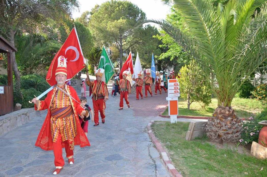 İncirliova'da 2001 yılında kurulan Ege Mehter Takımı, çeyrek asra yaklaşan