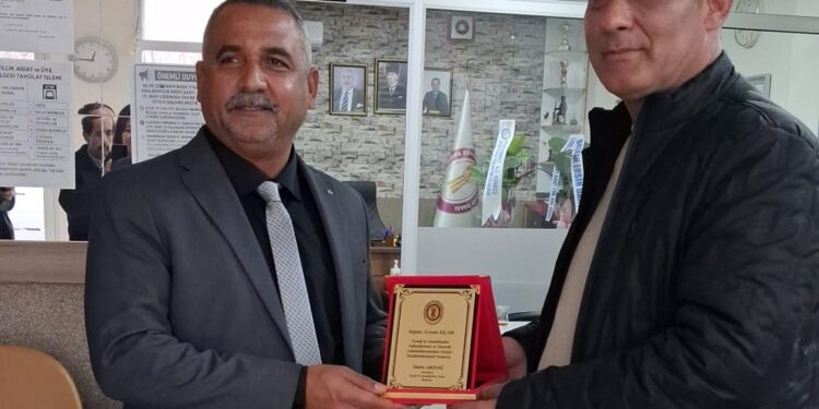 İncirliova Esnaf Odası’nda devir teslim yapıldı (1)