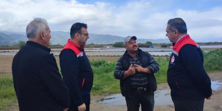 İncirliova’da 2 bin dönüm arazi etkilendi (1)