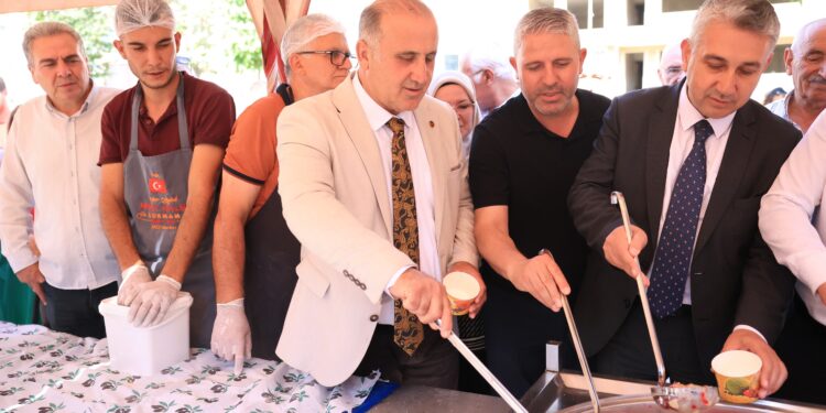 İncirliova’da 5 bin kişilik aşure ikramı (1)