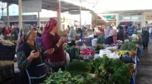 Aydın‘ın İncirliova İlçesinde haftanın belirli günlerinde kurulan semt pazarlarında ‘Pazar