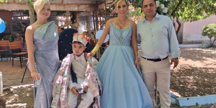 İncirliova’da Aytaç Cünlü erkekliğe ilk adımını attı