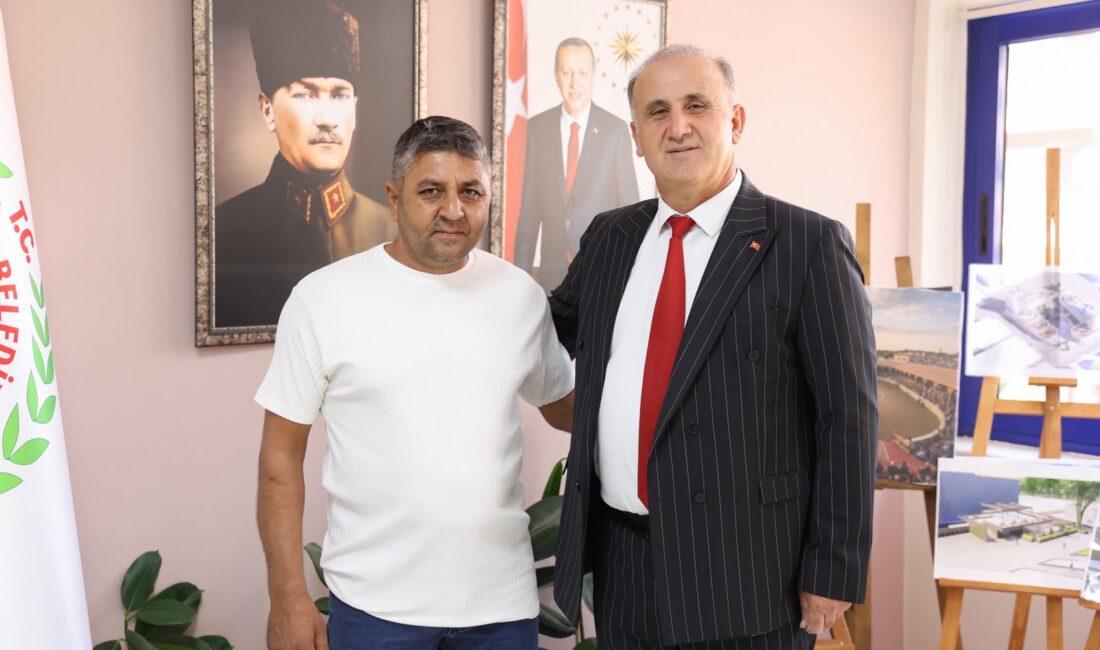 İncirliova Belediye Meclisi’nin CHP’li üyesi Ömer Akdağ, AK Parti’ye katıldı.
