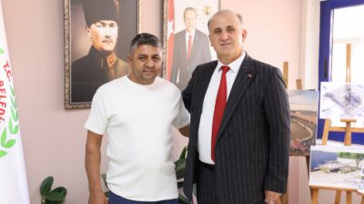 İncirliova Belediye Meclisi’nin CHP’li üyesi Ömer Akdağ, AK Parti’ye katıldı.