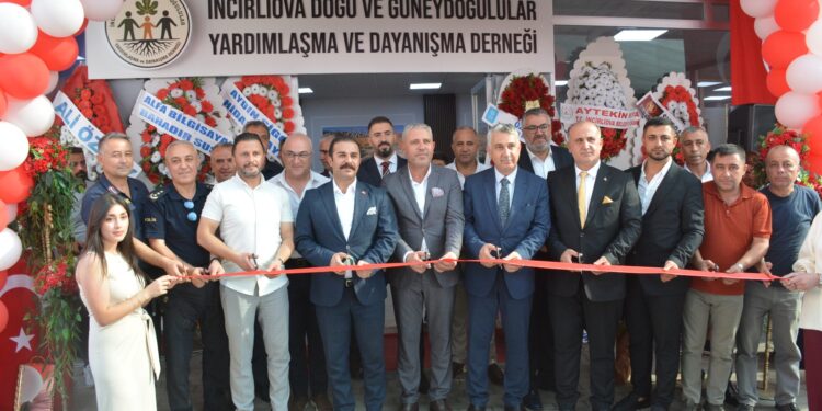 İncirliova’da Doğu ve Güneydoğular Derneği törenle açıldı (4)