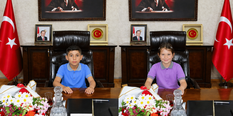 İncirliova’da Kaymakamlık koltuğu miniklere emanet (2)