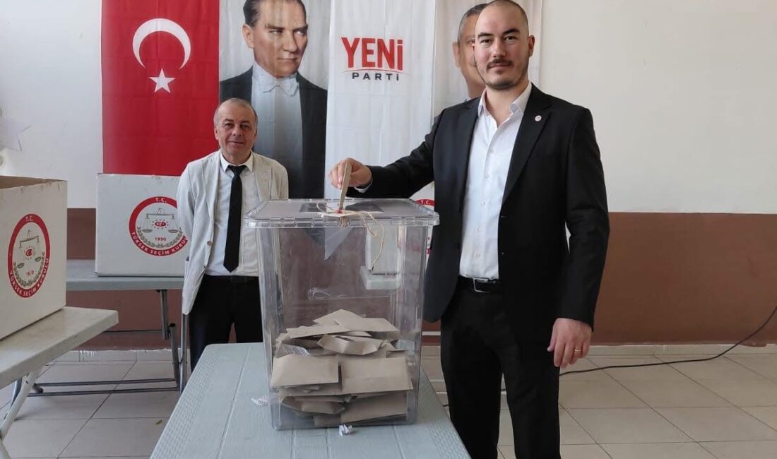 İncirliova’da Yeni Parti’ye güç kattı İncirliova’da pazar günü yapılan ve Mehmet Aytürk’ün yeniden ilçe başkanı