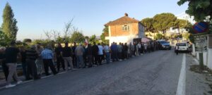 İncirliova’da asırlık gelenek için metrelerce kuyruk oluştu (1)