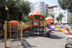 İncirliova’da çocuklar için parklar yenileniyor (3)