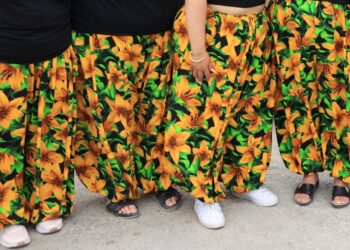 İncirliova'da düğünlere renk katan 'şalvar' ekonomiye can katıyor