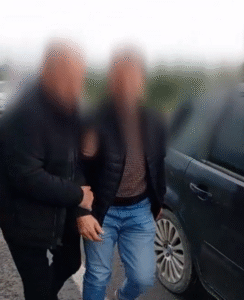 İncirliova’da durdurulan otomobilden FETÖ hükümlüsü çıktı (1)