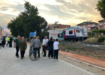 İncirliova'da karşıya geçmek isterken tren çarptı