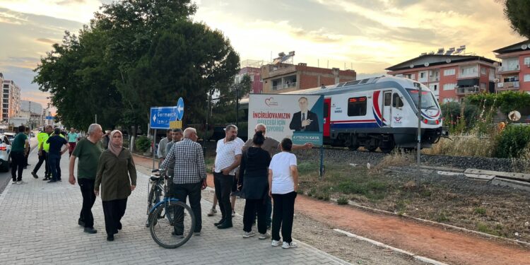 İncirliova'da karşıya geçmek isterken tren çarptı