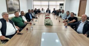 İncirliova’da mahalle muhtarları, aylık olağan toplantıda bir araya gelerek vatandaşların