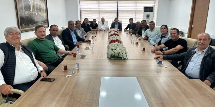 İncirliova’da muhtarlar mahallelerin sorunlarını konuştu