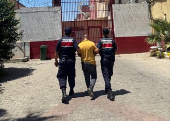 İncirliova’da otomobil hırsızı tutuklandı (1)