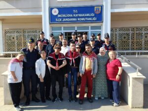 İncirliova’da özel bireyler bir günlüğüne asker oldu (2) İncirliova’da özel bireyler bir günlüğüne asker oldu (2)