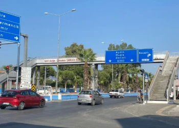 İncirliova’da tartışmalı üst geçit tarihe karışıyor