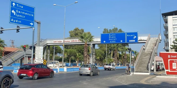 İncirliova’da tartışmalı üst geçit tarihe karışıyor