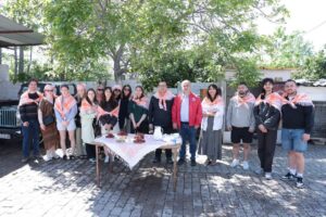 İncirliova’da üniversite öğrencileri deveye hayran kaldı (6)